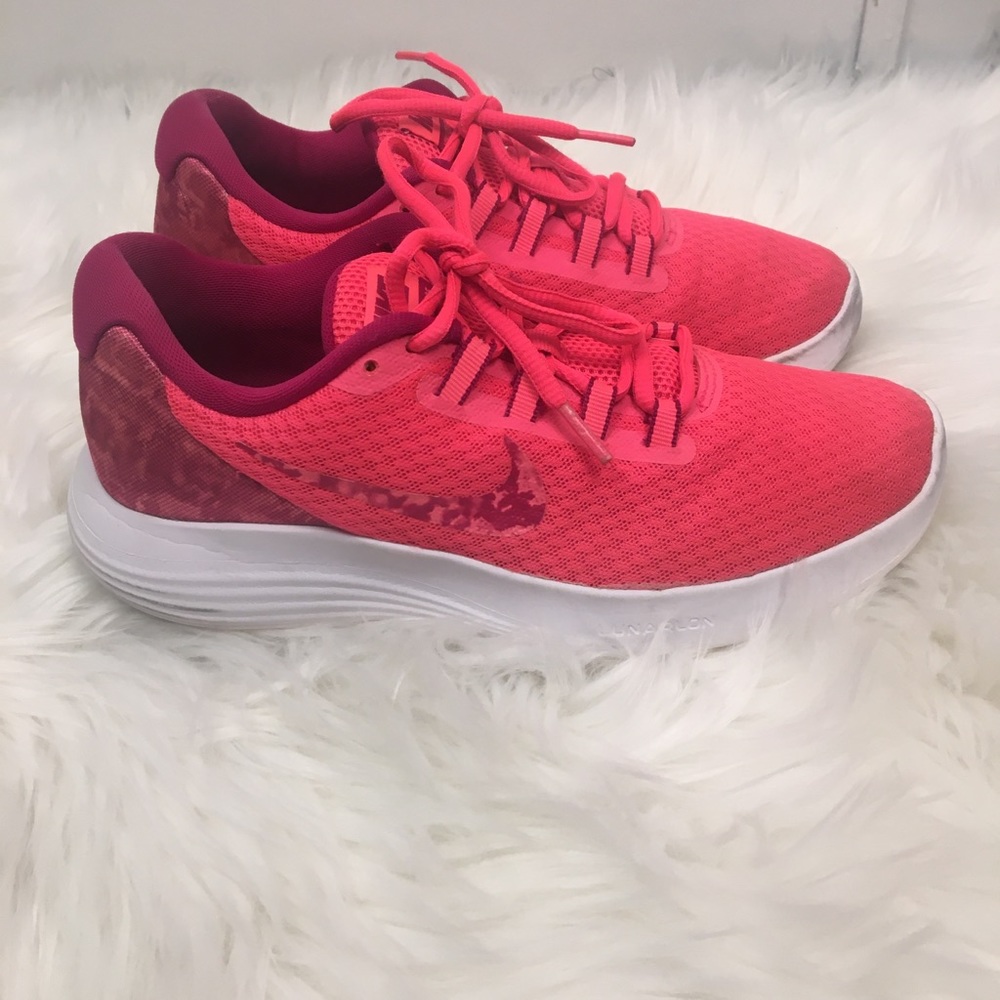 Nike Shoes For Woman Size 7. - Picture 3 of 8